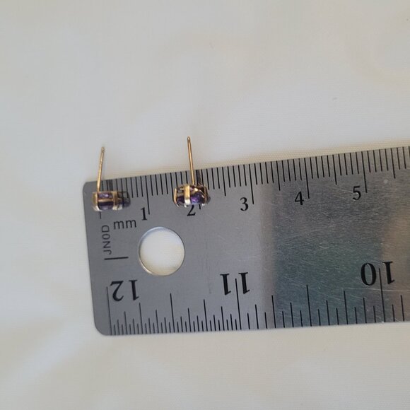 Amethyst Heart Post Earrings Dainty 14k Yellow Gold Vintage February Birthstone - Picture 12 of 15
